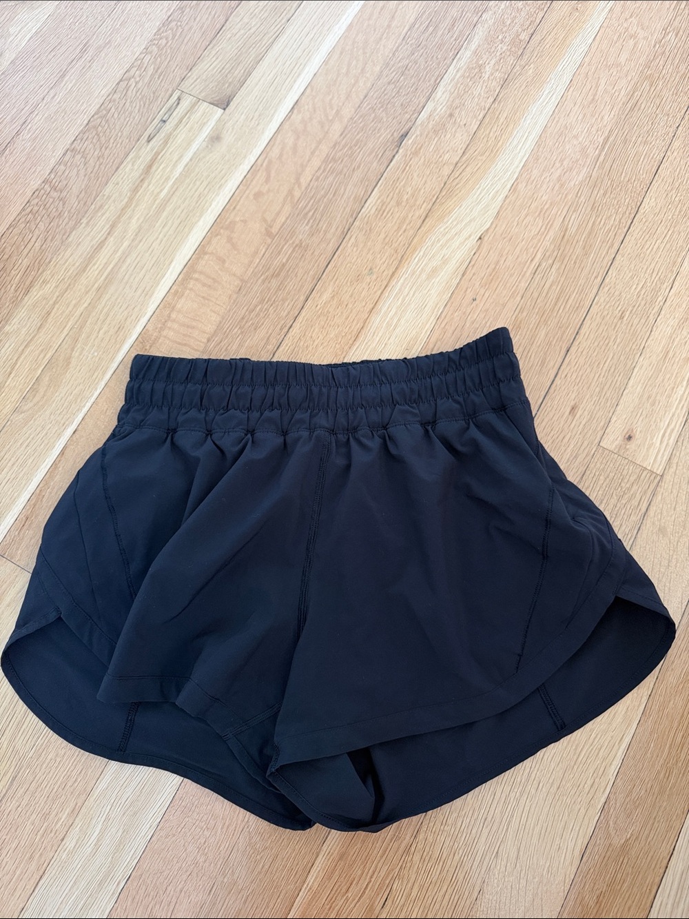 Lululemon mid rise shorts